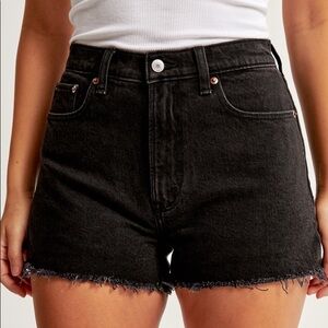 Abercrombie High Rise Mom Short 🖤